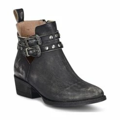 Flash Sale βοΈ Corral π© Women's Studded Harness Booties - Round Toe Black βοΈ
